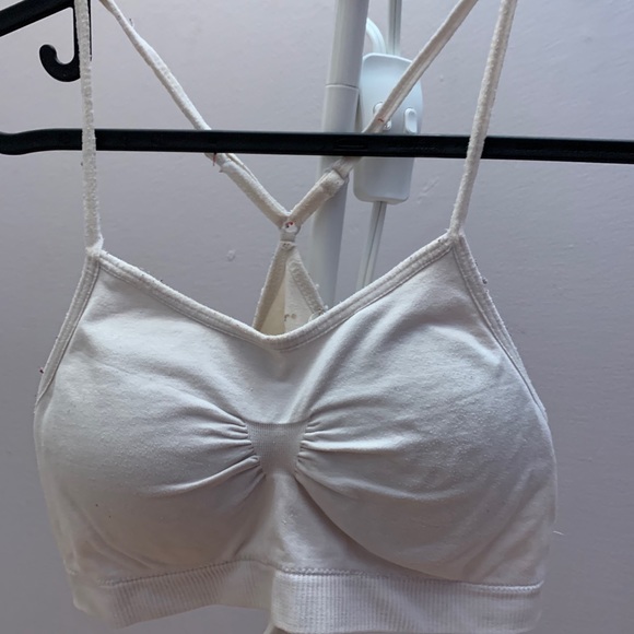 Bundle of 4 bras - Picture 2 of 2
